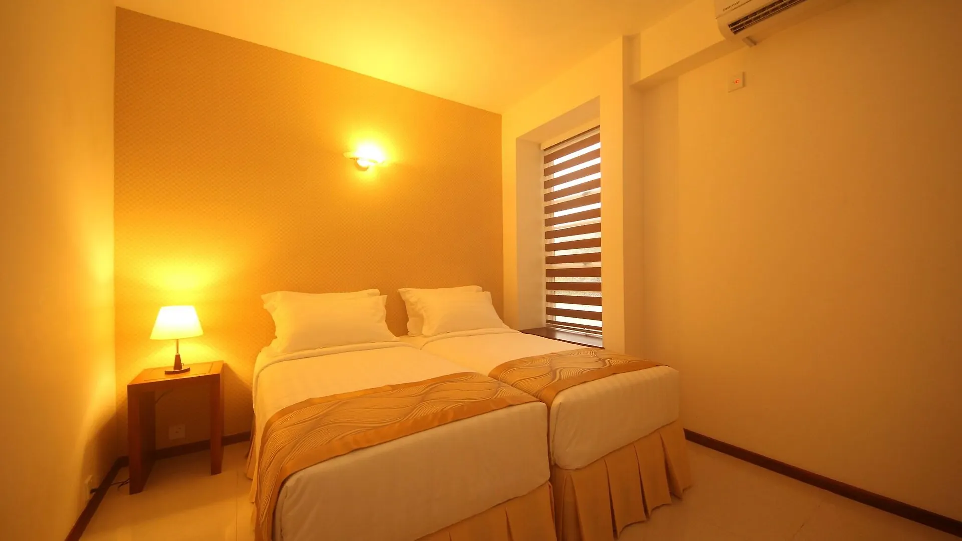 Unique Towers Luxury Boutique Suites Colombo Apartment