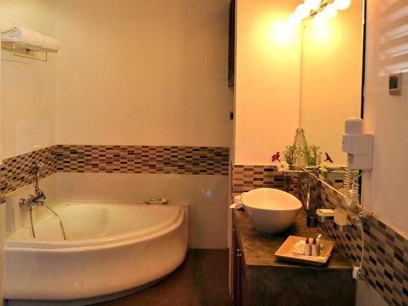 Unique Towers Luxury Boutique Suites Colombo Apartment