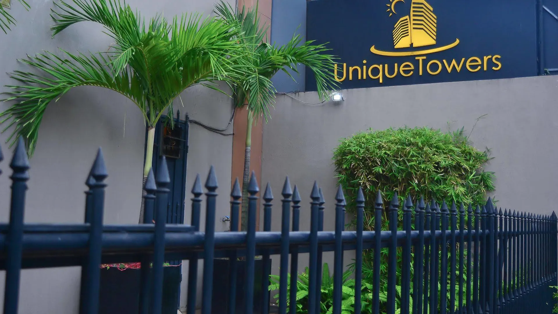 Unique Towers Luxury Boutique Suites Colombo 0*,